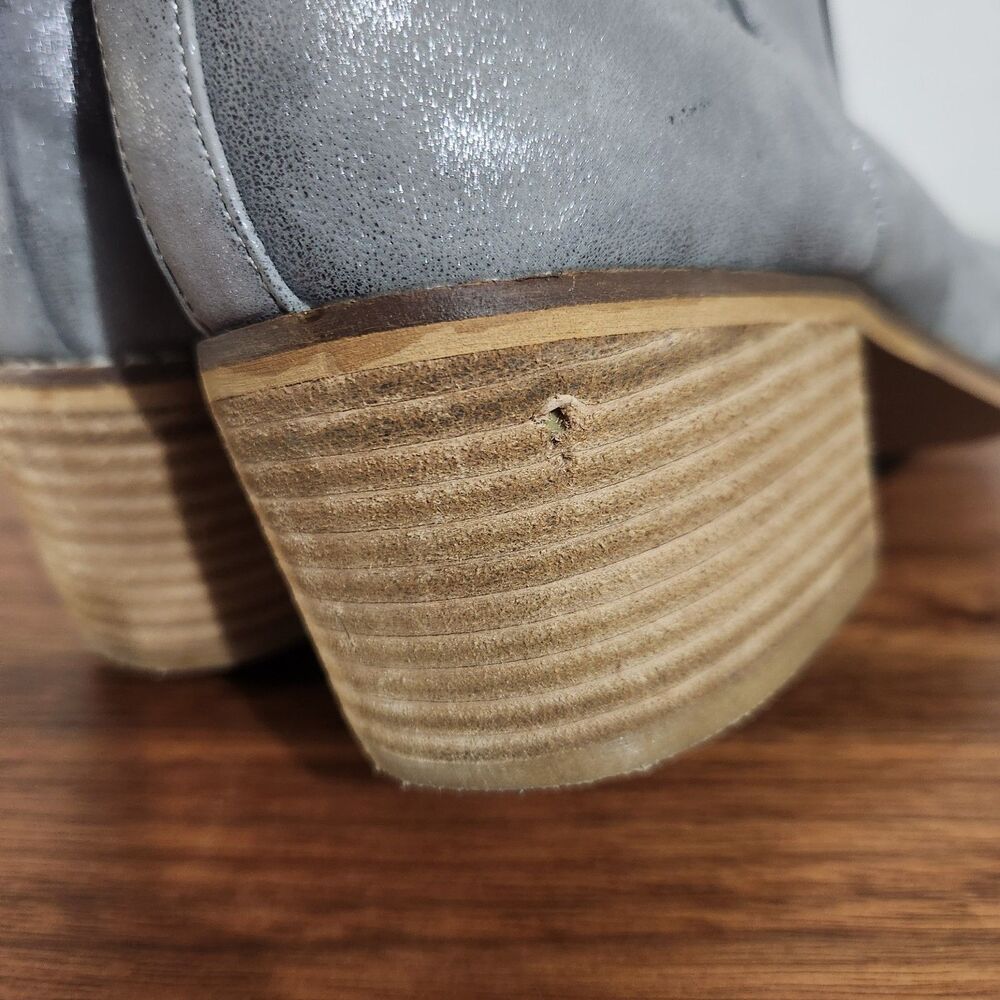 Boutique By Corkys Starboard Ankle Boot Gray Metallic Heel Western Size 10 - Picture 6 of 12